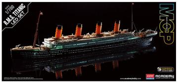 RMS Titanic - LED SET · AY 14220 ·  Academy Plastic Model · 1:700