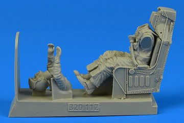 US Navy Pilot for A-4 with ejection seat [Trumpeter][Hasegawa] · AERB 320112 ·  Aerobonus · 1:32