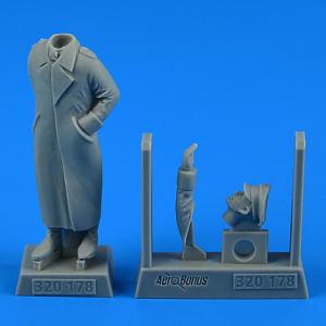 German WWII Luftwaffe General · AERB 320178 ·  Aerobonus · 1:32