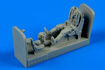 Russian WWII pilot with seat for P-39 Air · AERB 480076 · Aerobonus · 1:48 Russian WWII pilot with seat for P-39 Air · AERB 480076 · Aerobonus · 1:48