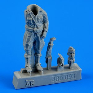 German Luftwaffe pilot WWII &middot; AERB 480093 &middot;  Aerobonus &middot; 1:48