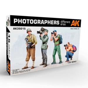 Photographers (DIFFERENT ERAS) 1/35. · AKI AK35015 ·  AK Interactive · 1:35