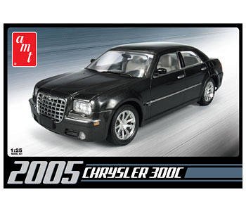 2005er Chrysler 300C. AMT MPC 591681 1 25