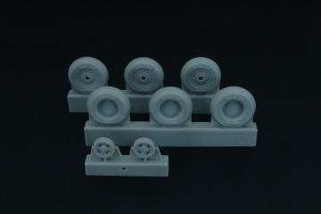 Spitfire 4 spoke wheels set (3 types of tires) &middot; BRN L48097 &middot;  Brengun &middot; 1:48