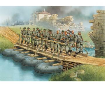 German Pontoon Set (Premium Edit.) · DR 6532 ·  Dragon · 1:35