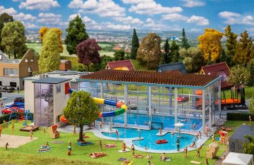 Hallenbad mit Rutsche · FAL 130150 ·  Faller · H0