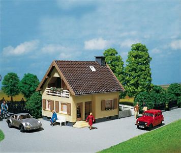 Einfamilienhaus · FAL 130205 · Faller · H0 Einfamilienhaus · FAL 130205 · Faller · H0
