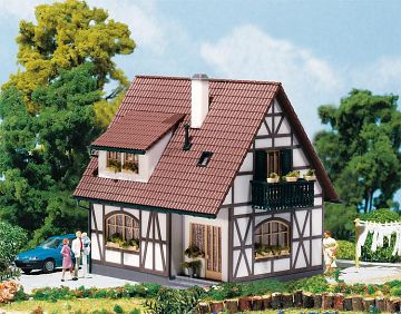 Einfamilienhaus &middot; FAL 130257 &middot;  Faller &middot; H0