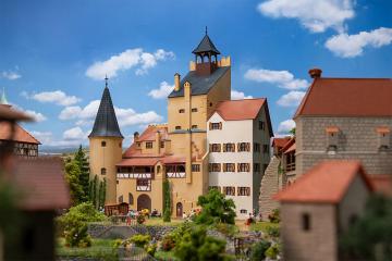 Kleine Burg · FAL 130819 ·  Faller · H0
