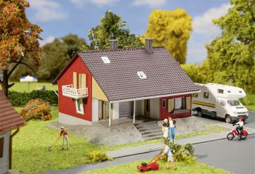 Wohnhaus mit Terrasse · FAL 131501 ·  Faller · H0