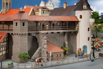Altstadtmauer mit Anbau - Monatsmodell Juni &middot; FAL 191790 &middot;  Faller &middot; H0