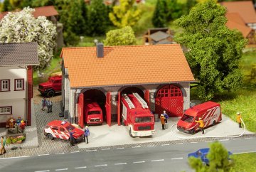 Feuerwehrger�tehaus &middot; FAL 222209 &middot;  Faller &middot; N