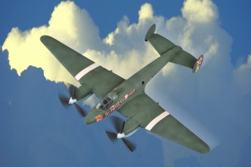 Soviet PE-2 Bomber &middot; HBO 80296 &middot;  HobbyBoss &middot; 1:72
