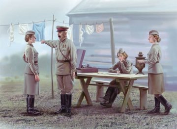 Soviet Military Servicewomen (1939-1942) · ICM 35621 ·  ICM · 1:35