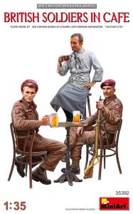 British Soldiers in Cafe · MA 35392 ·  Mini Art · 1:35