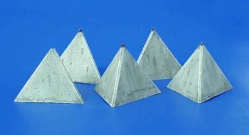 Panzerbarrikaden Pyramidenform Set I &middot; PM 35130 &middot;  plusmodel &middot; 1:35