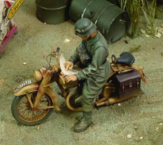 DKW German Motorcycle rider-WWII &middot; ROY 266 &middot;  Royal Model &middot; 1:35