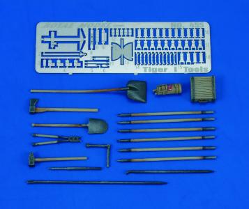 Tiger I Tools & Holders-WWII · ROY 455 ·  Royal Model · 1:35
