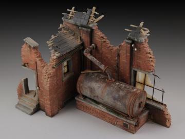 Factory ruin with steam boiler &middot; ROY 656 &middot;  Royal Model &middot; 1:35