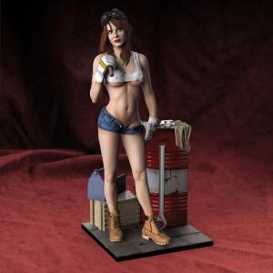 Garage girl (75mm) · ROY 858 ·  Royal Model