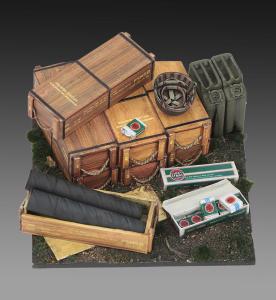 Base with 105 mm Ammo with Cases  cm4x4 &middot; ROY 992 &middot;  Royal Model