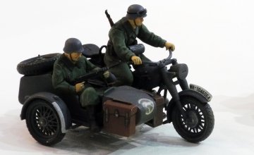 WWII Deutsches Seitenwagengespann (2 Figuren) · TA 32578 ·  Tamiya · 1:48