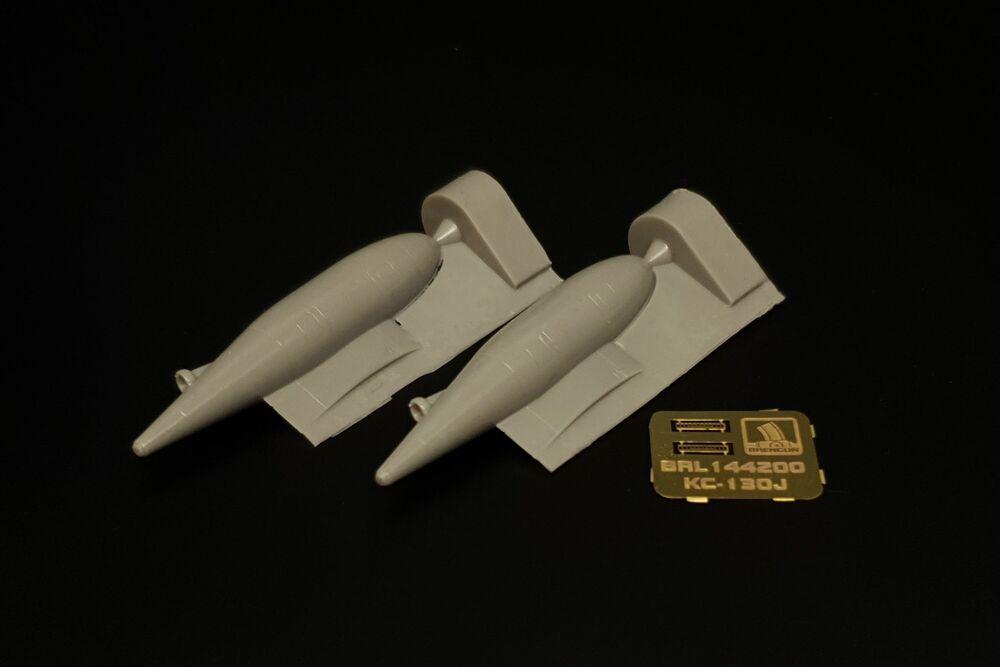 8595683910484 - Refueling pod KC-130J (2pcs)