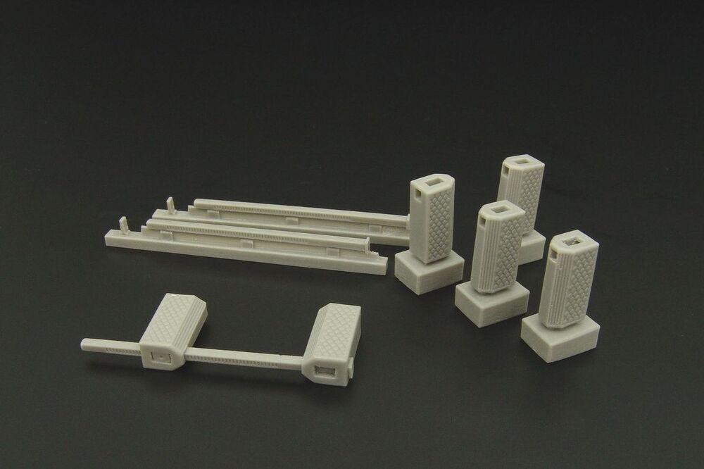 8595683904841 - US Navy wheel chocks (modern) 8595683904841 - US Navy wheel chocks (modern)