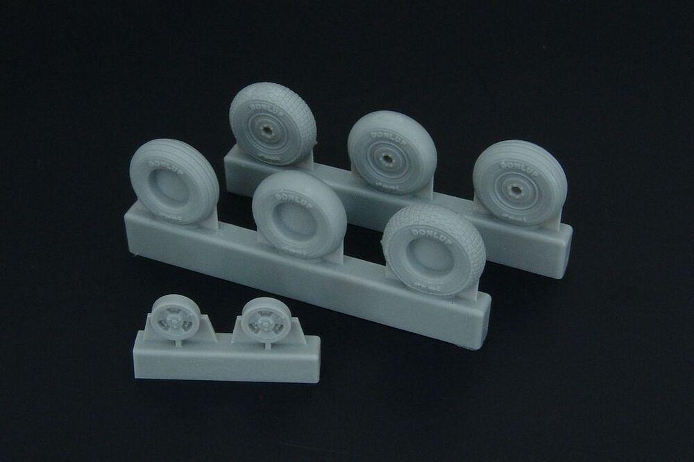 8595683904445 - Spitfire 3 spoke wheels set (3 types of tires) 8595683904445 - Spitfire 3 spoke wheels set (3 types of tires)