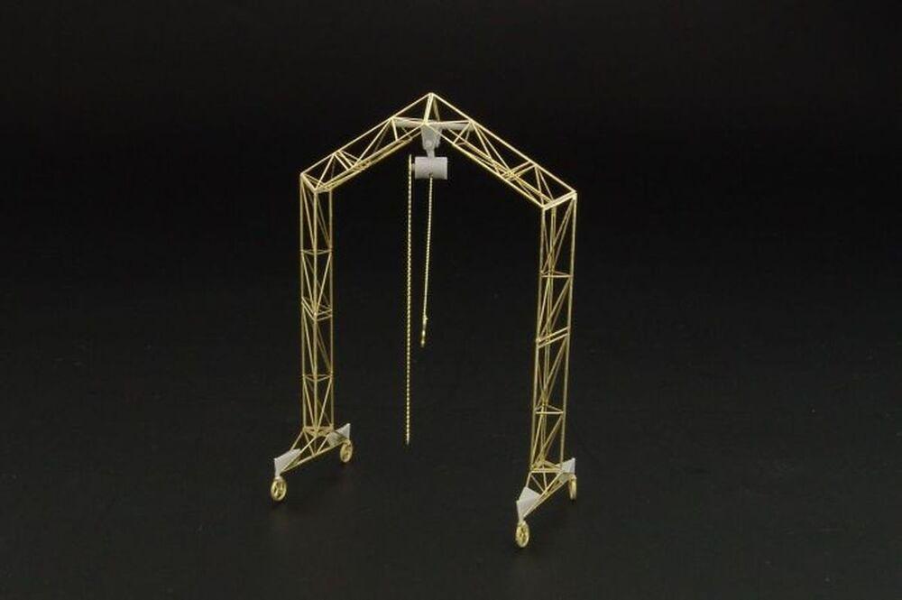 8595683901314 - German airfield portal crane 8595683901314 - German airfield portal crane