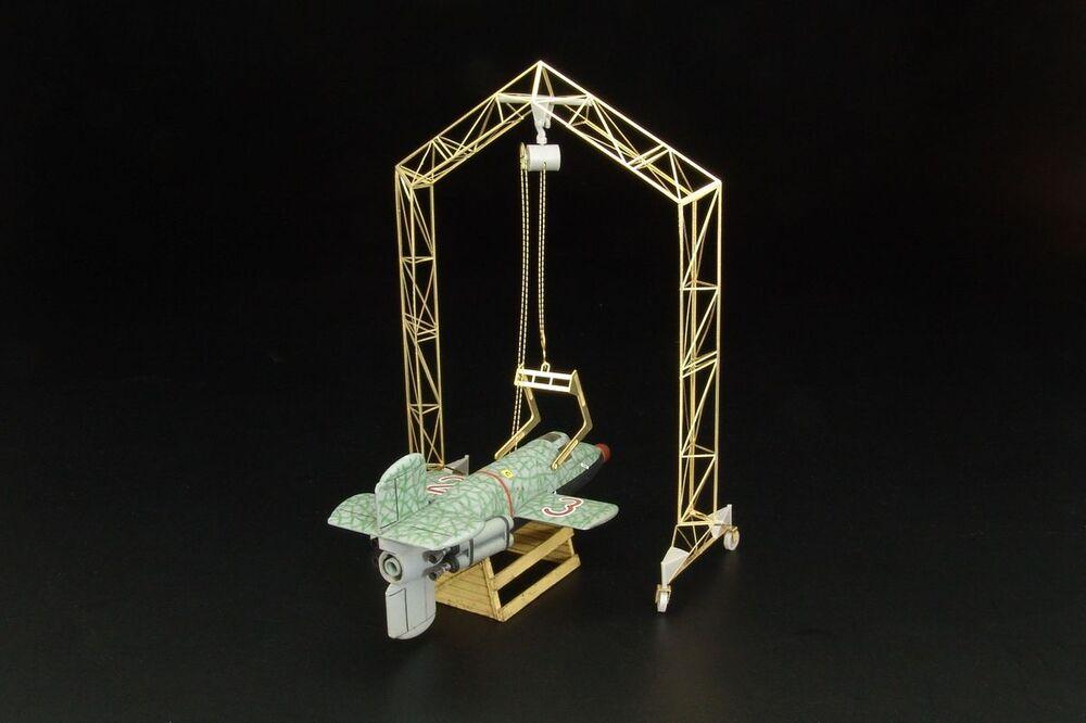 8595683901765 - German airfield portal crane 8595683901765 - German airfield portal crane