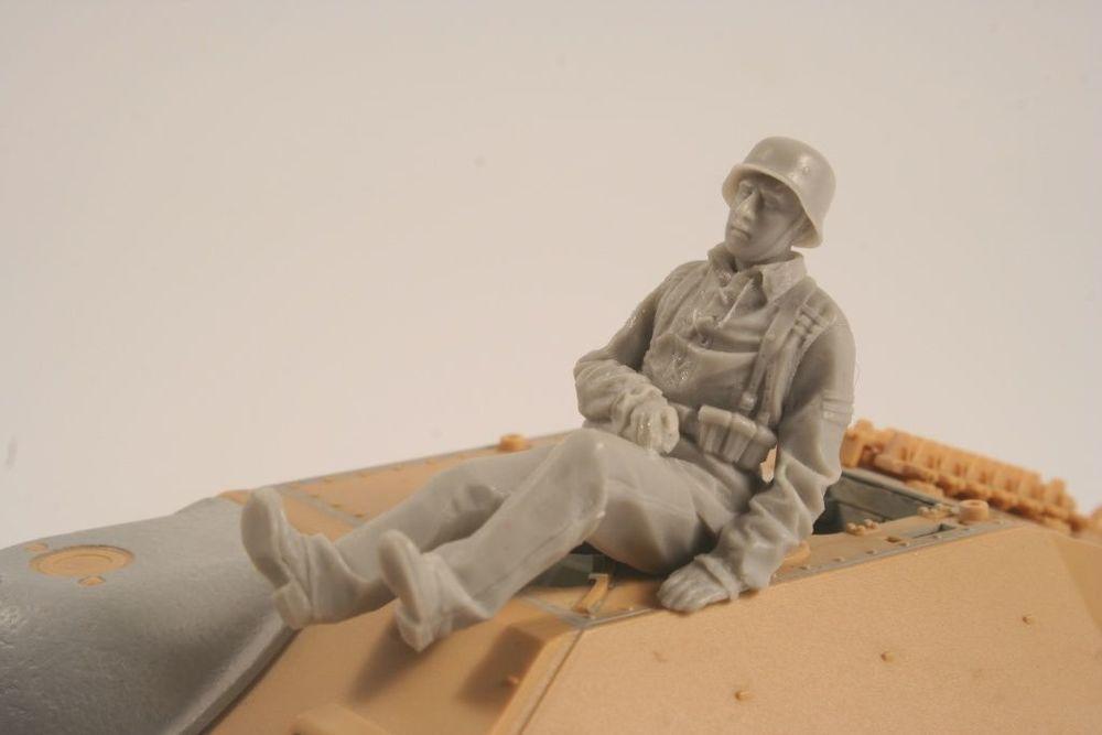 35 II günstig Kaufen-German WWII Hetzer Sitting Infanty man. German WWII Hetzer Sitting Infanty man <![CDATA[CMK / F35260 / 1:35]]>. 