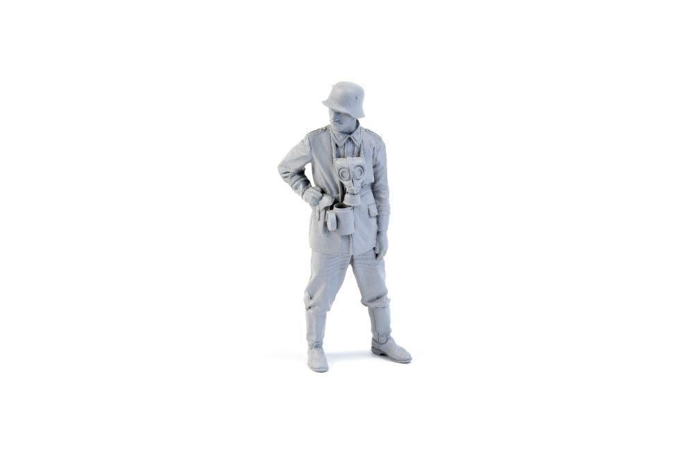 8595593126340 - CMK 129-F35347 - WWI German Mortar Crew Commander in 135 8595593126340 - CMK 129-F35347 - WWI German Mortar Crew Commander in 135