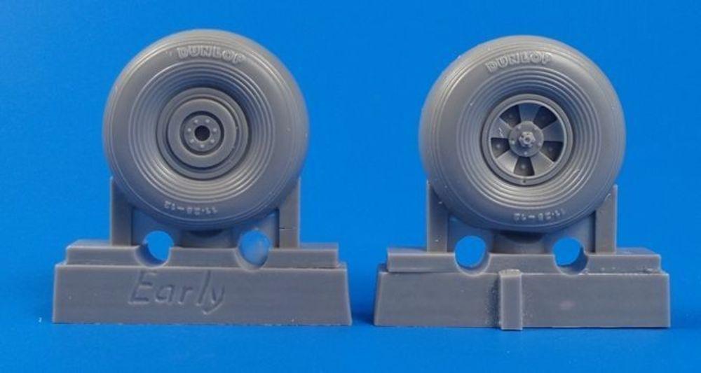 22 32 günstig Kaufen-Tempest Mk.V/Typhoon Mk.I - Main wheels. Tempest Mk.V/Typhoon Mk.I - Main wheels <![CDATA[CMK / Q32243 / 1:32]]>. 