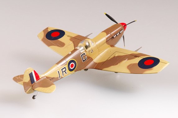 9580208372174 - Easy Model 737217 - 1 72 Spitfire RAF 224th Wing Commander 1943