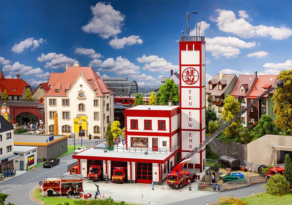 4104090301590 - H0 (187) 130159 - Moderne Feuerwache 4104090301590 - H0 (187) 130159 - Moderne Feuerwache