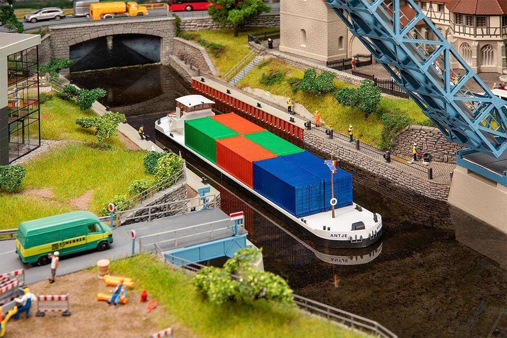 4104090310134 - Flussfrachter mit Containern 4104090310134 - Flussfrachter mit Containern