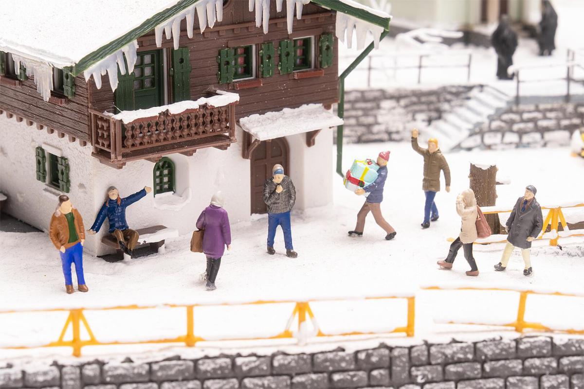 Passanten im Winter