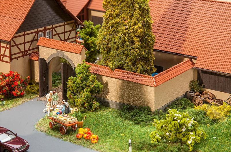 Mauer mit Tor