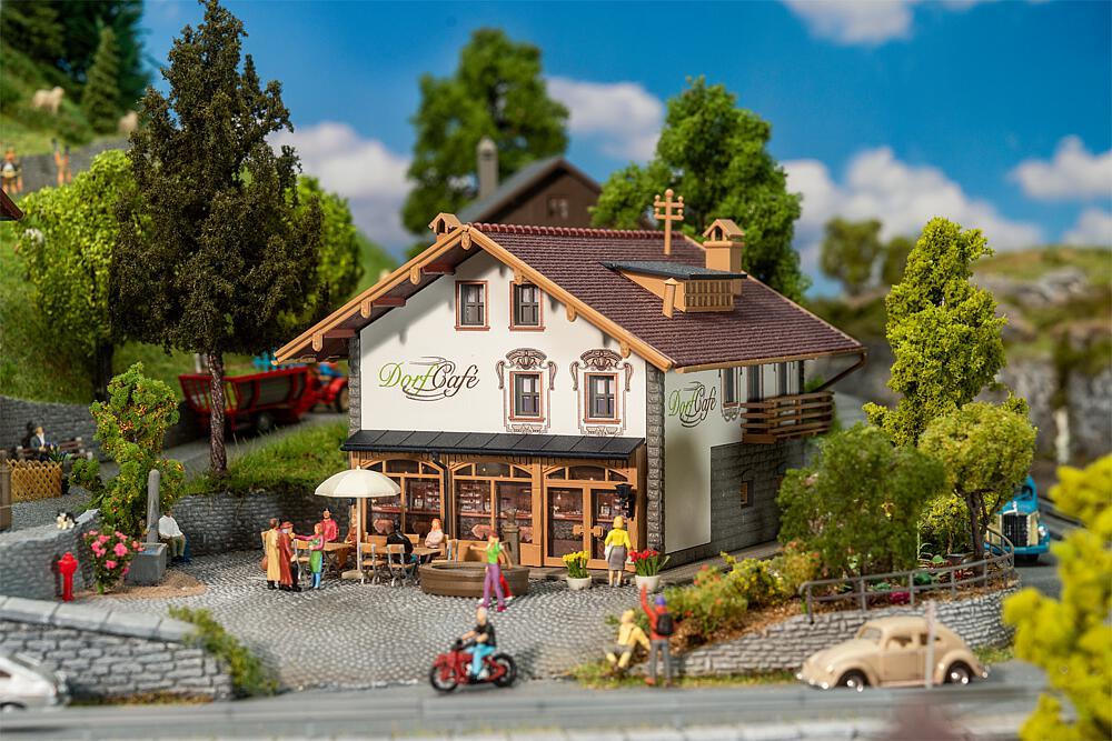 4104090918361 - Alpenhaus mit Café - Monatsmodell