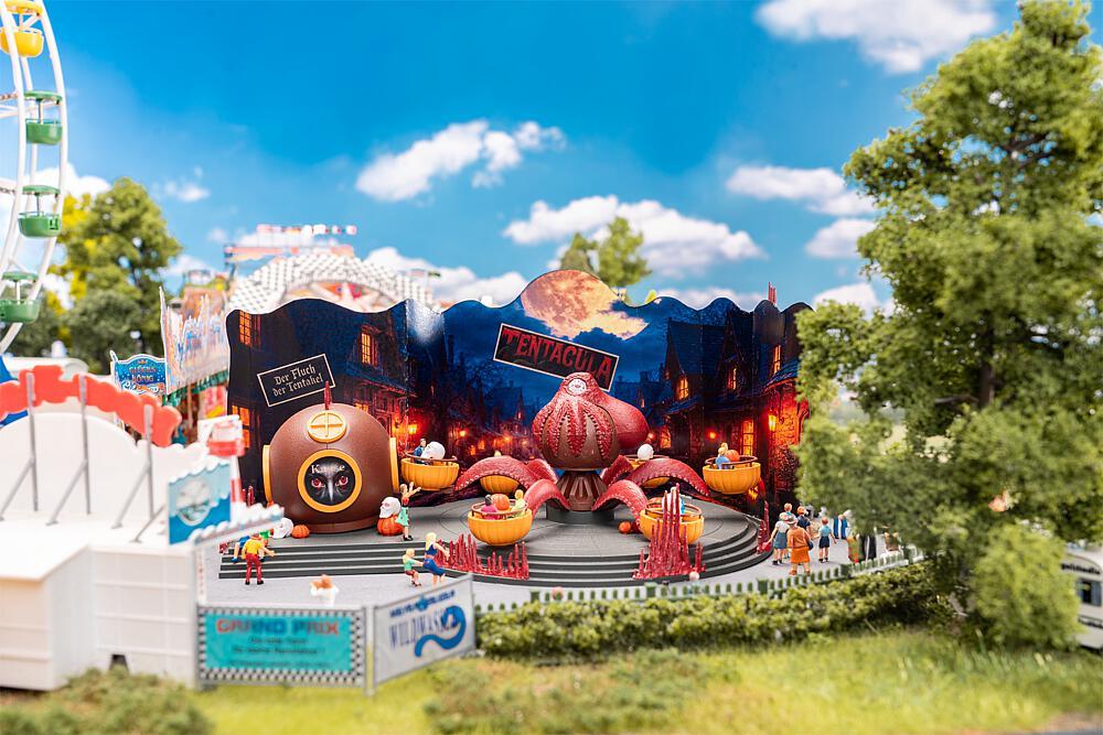 4104090918446 - Karussell Halloween - Monatsmodell September