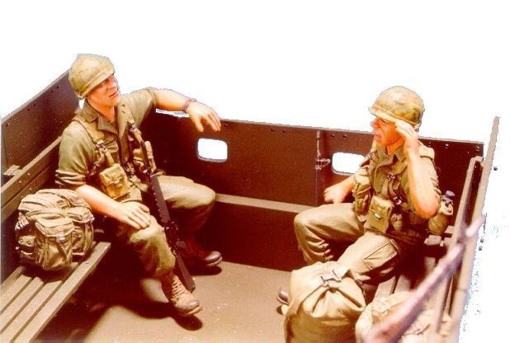 Gun truck crew (2)- 2 Figures