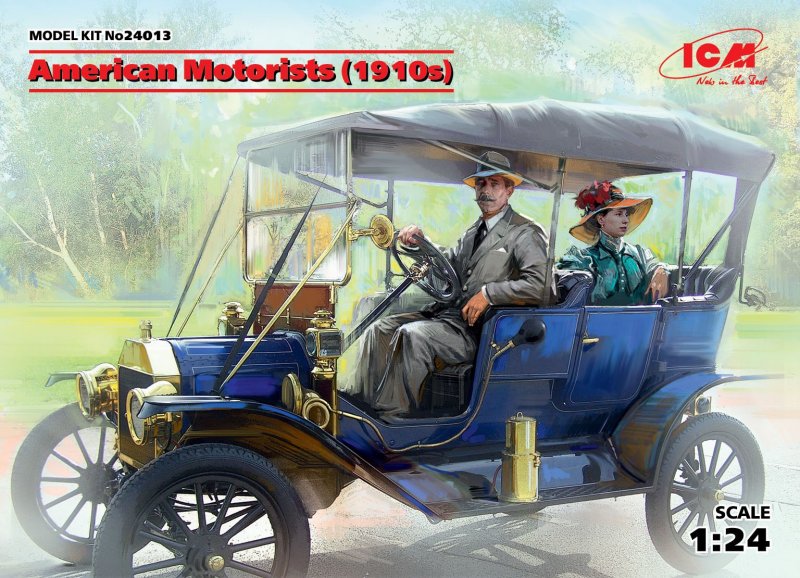 4823044405619 - American Motorists (1910s) (1 male & 1 female figures) 4823044405619 - American Motorists (1910s) (1 male & 1 female figures)