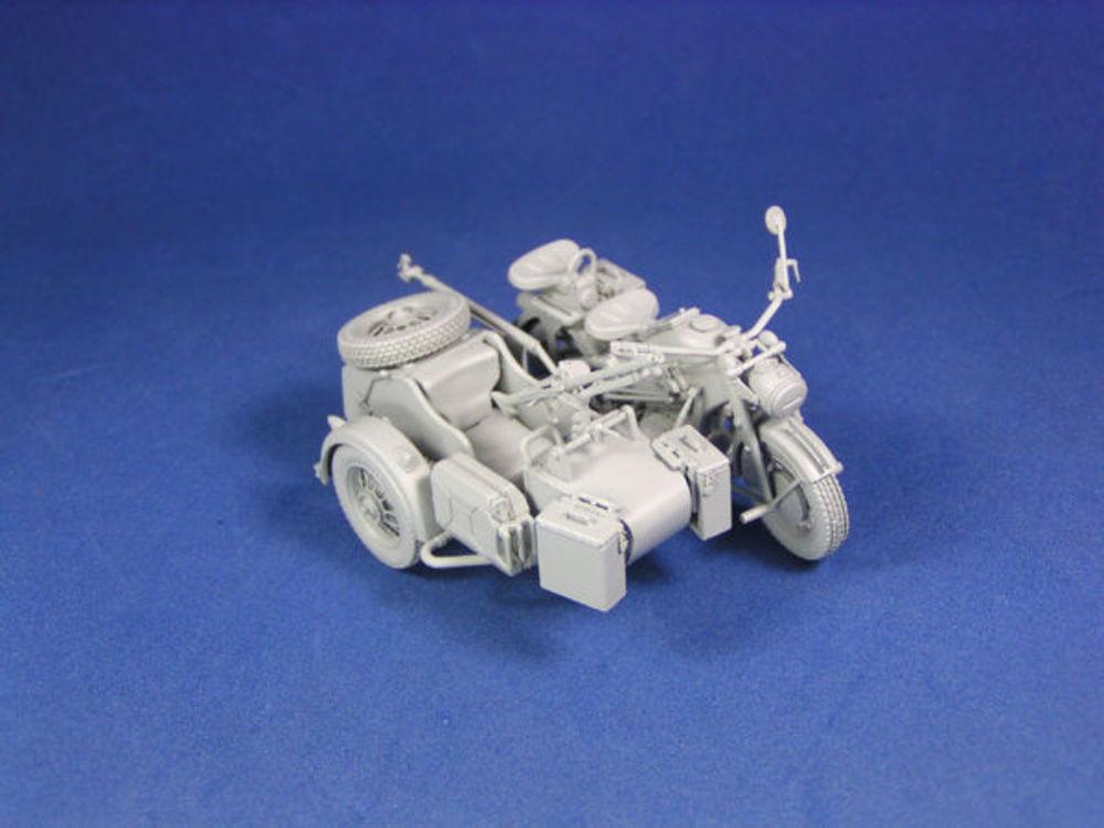 WWII German Zündapp KS 750 with Sidecar /w trailers