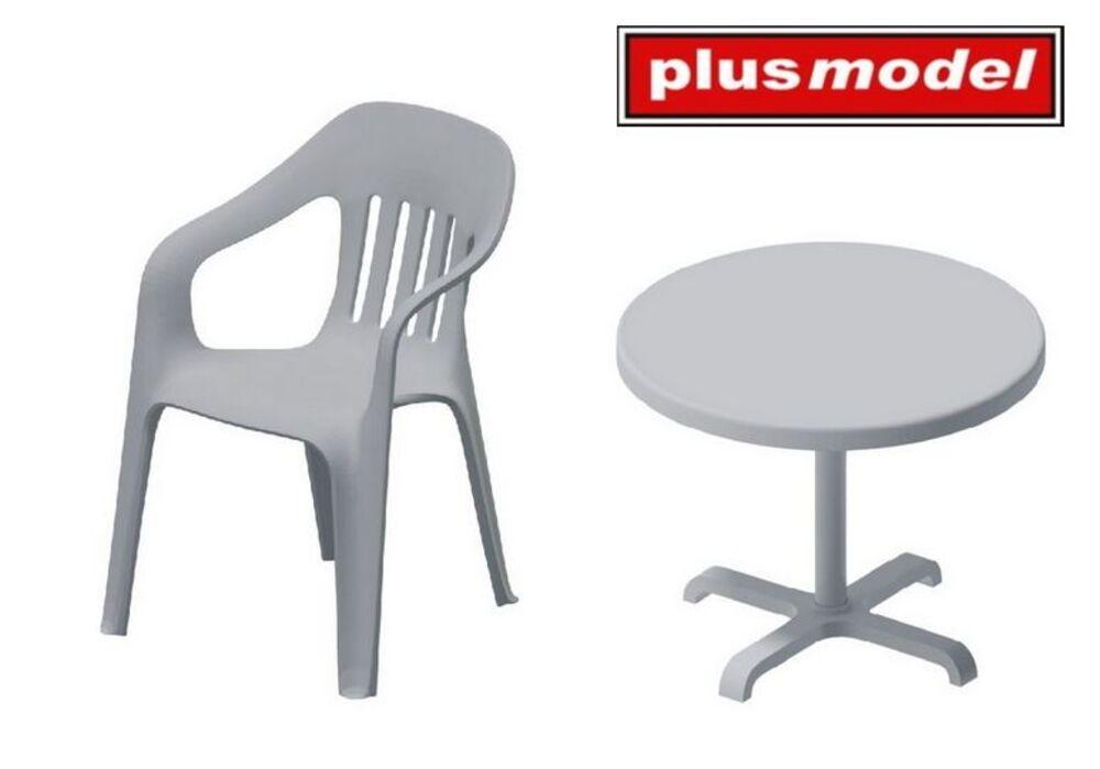 8595241620749 - Plastic chairs and table