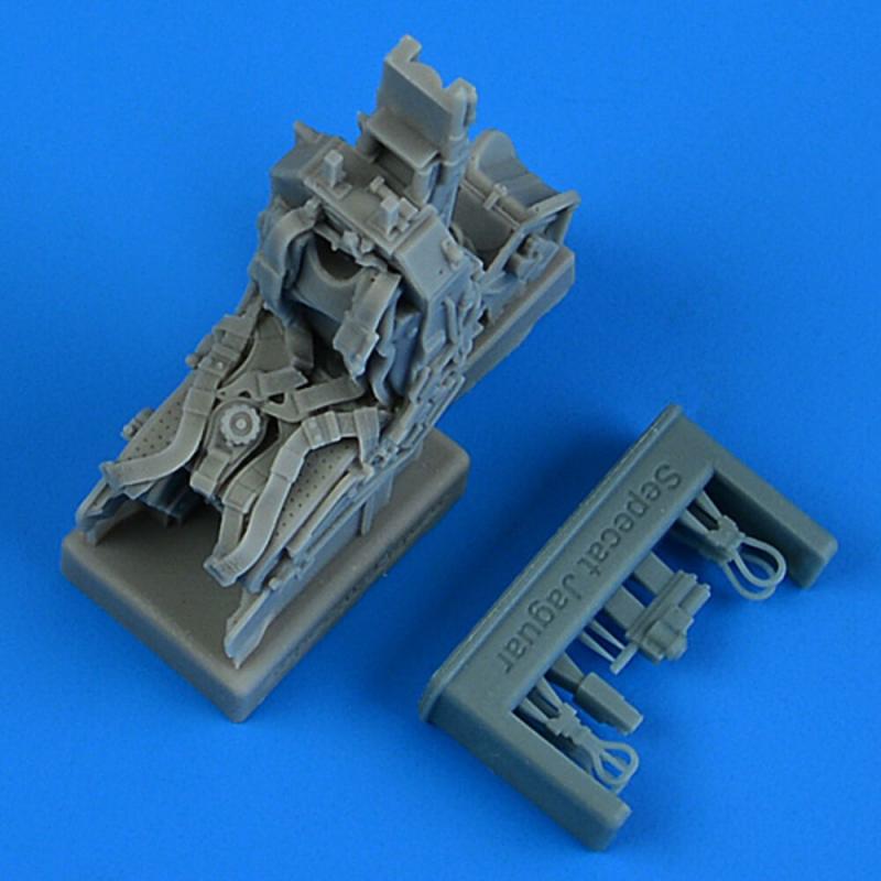 Sepecat Jaguar GR.1 - Ejection seat with safety belts [Airfix]