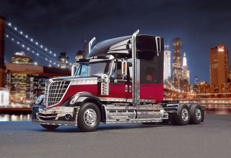 2010 International Lone Star · Revell · 07408 · 1:25