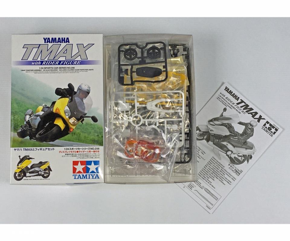 Yamaha TMAX m. Fahrerfigur · Tamiya · 24256 · 124