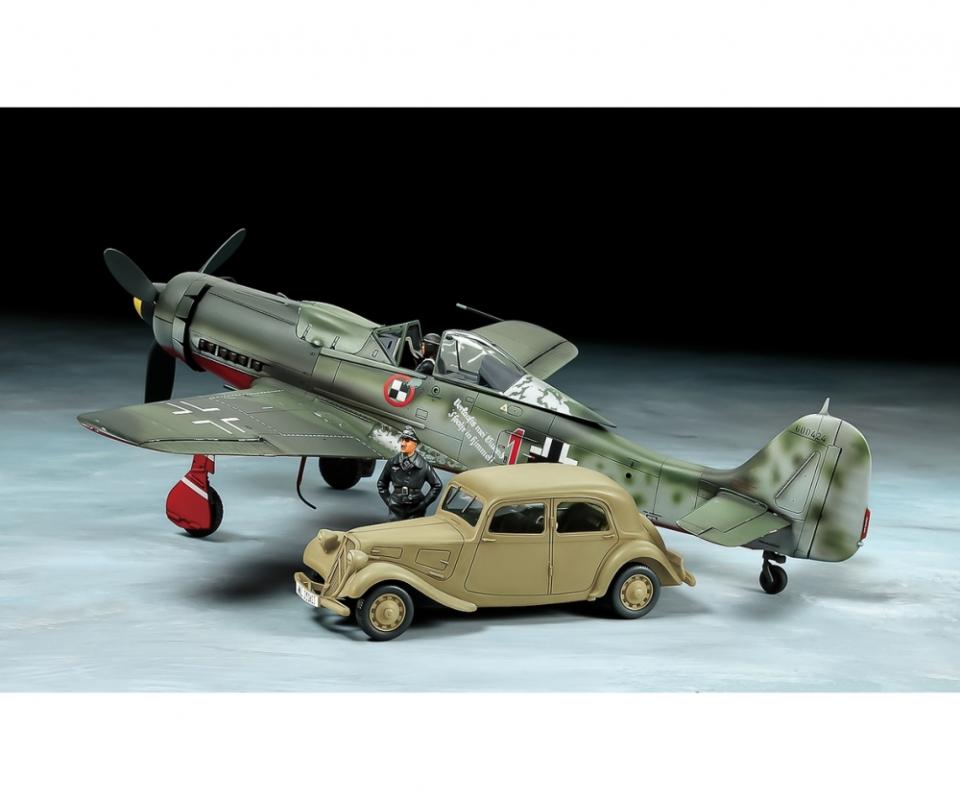 CT 1 günstig Kaufen-Focke Wulf FW 190 D-9 JV44 & Citroën Traction 11CV Staff Car. Focke Wulf FW 190 D-9 JV44 & Citroën Traction 11CV Staff Car <![CDATA[Tamiya / 25213 / 1:48]]>. 