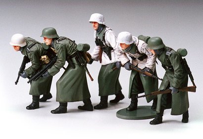 Tamiya  günstig Kaufen-German Assault Infantry with Winter Gear. German Assault Infantry with Winter Gear <![CDATA[Tamiya / 35256 / 1:35]]>. 